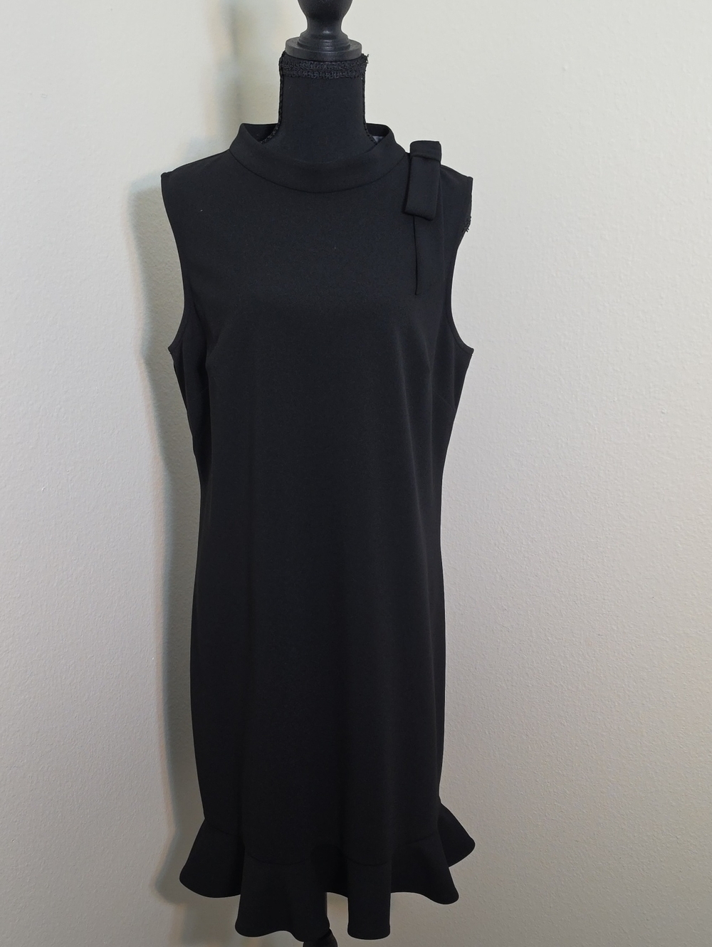 Marc New York Women's Round Neck Sleeveless Sheath Dress